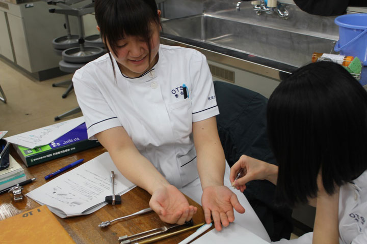 運動・神経障害作業療法評価学実習2